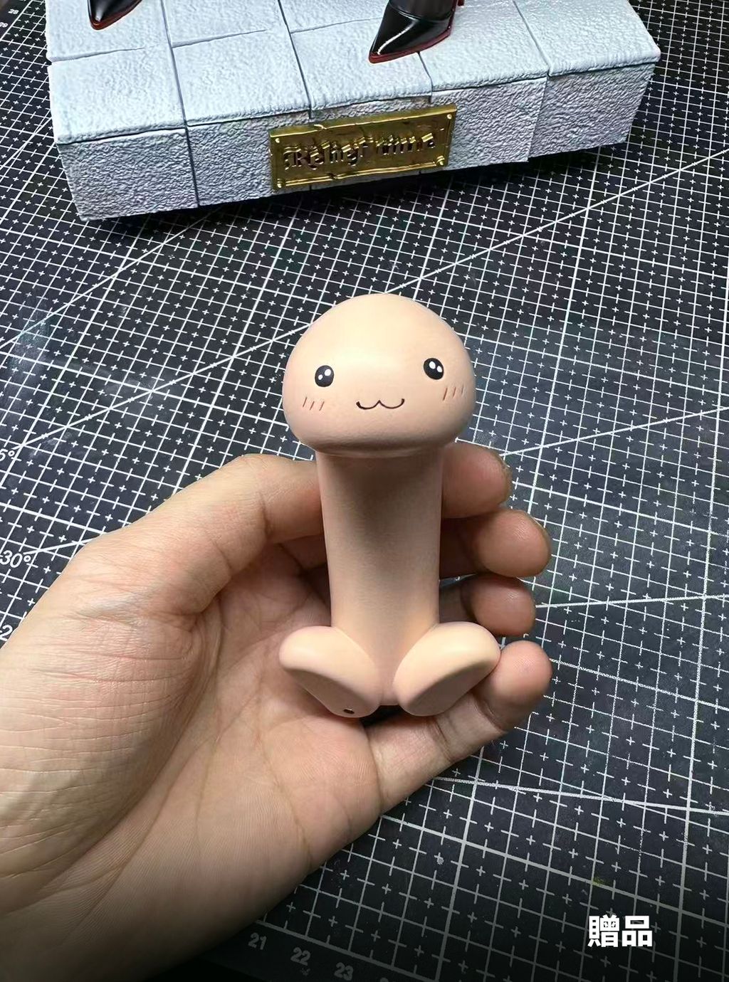 113879