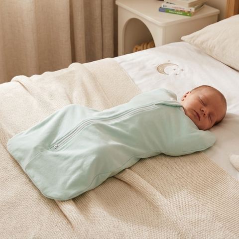 sleeping bag - pastel green
