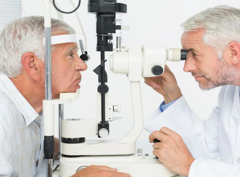 Age-Related Macular Degeneration (AMD) eye check up seniors optical shop near me online