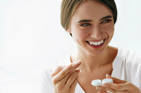 Whats the difference between an Eye Exam and a Contact Lens Exam best optical shop online putting lenses on