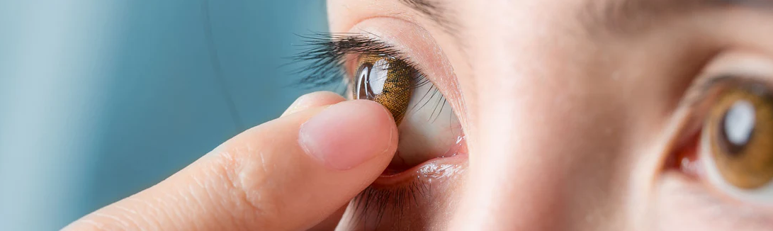 How to Remove Contact Lenses Without Poking Them