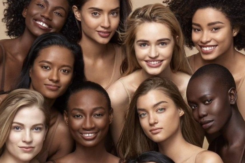 Colored contact lens that match your skin tone