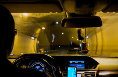 Improve your driving at night: With tips on glasses and lenses