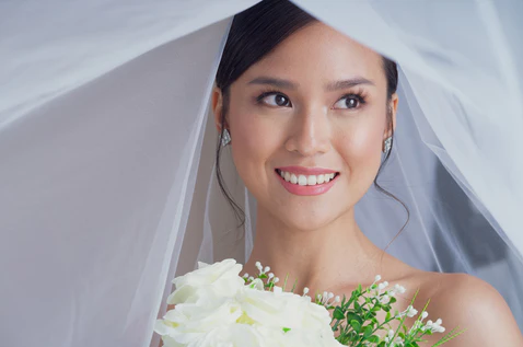 Tips For Bride How To Choose Contact Lenses top optical shop retail near me best prices sale malaysia color lens malaysia bride veil