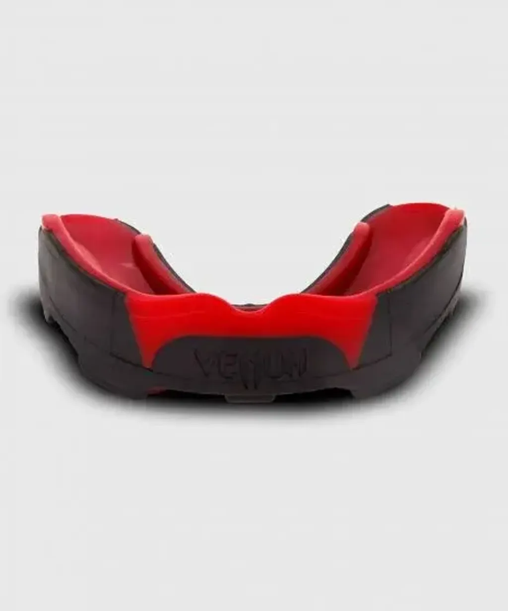 MOUTHGARD_PREDATOR_BLACK_RED_SD_02_3963