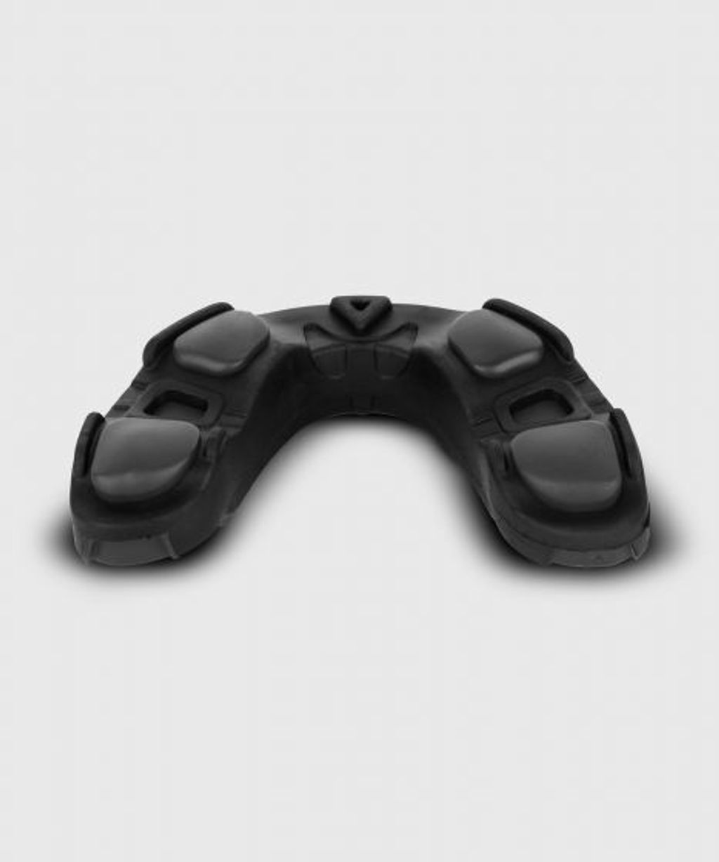 MOUTHGARD_PREDATOR_BLACK_BLACK_SD_04_518c
