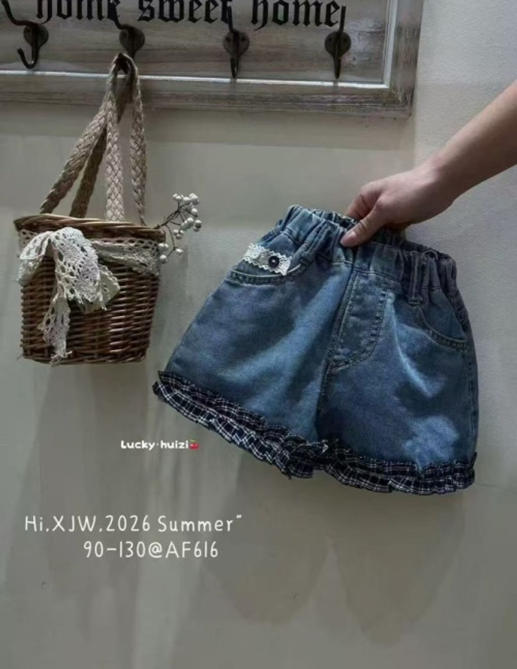 s-blob-v1-IMAGE-b2GwXIkFj00