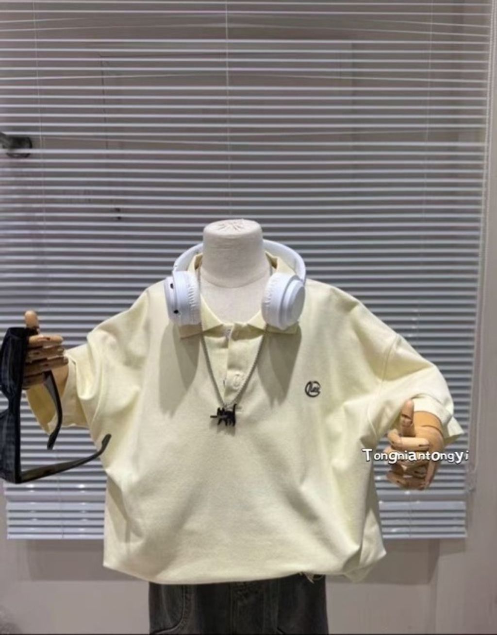 s-blob-v1-IMAGE-KLWdT0jy1n0