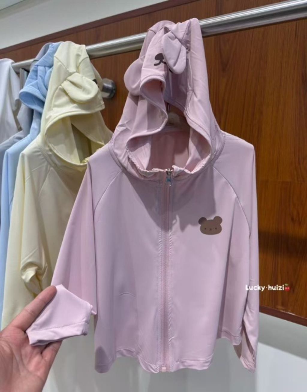 s-blob-v1-IMAGE-HDvmzPmaazU