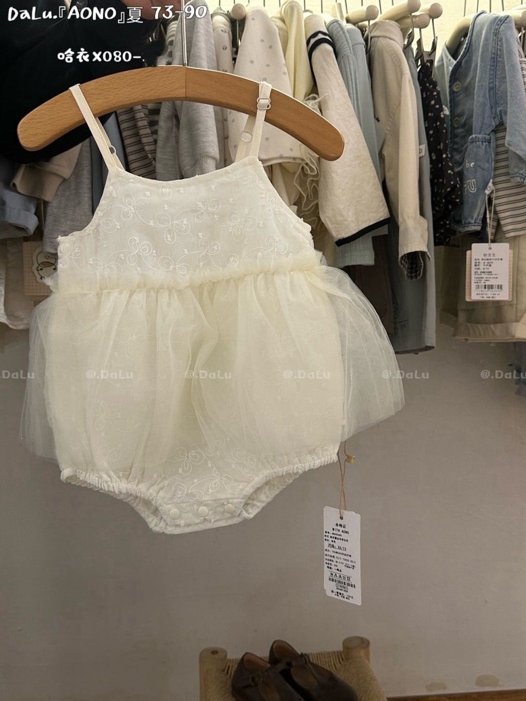 s-blob-v1-IMAGE-IoQLCdY8Q48