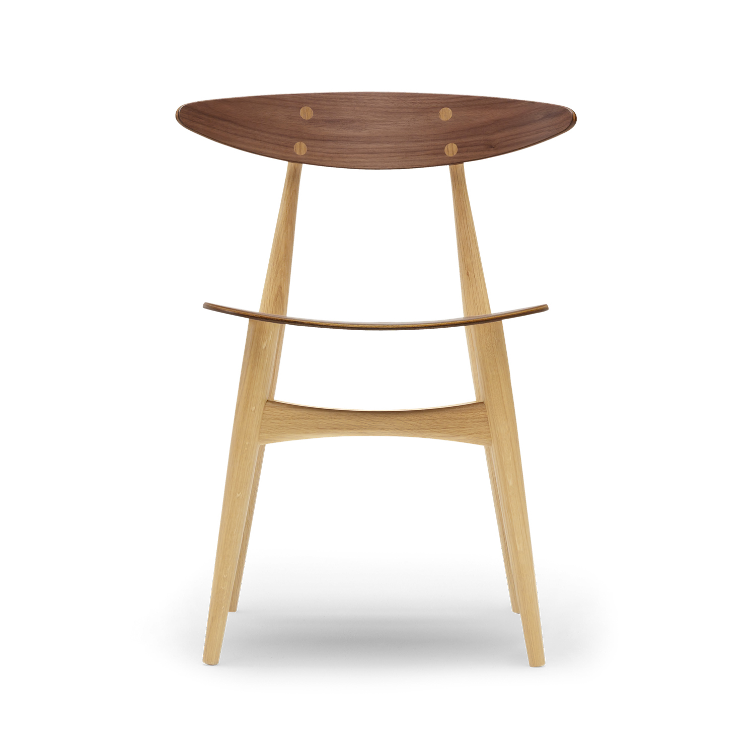 CH33T_0003_Walnut lacquer https---admincms.carlhansen.com-globalassets-products-chairs-ch33t-archive-sale-ch33t-020_060_