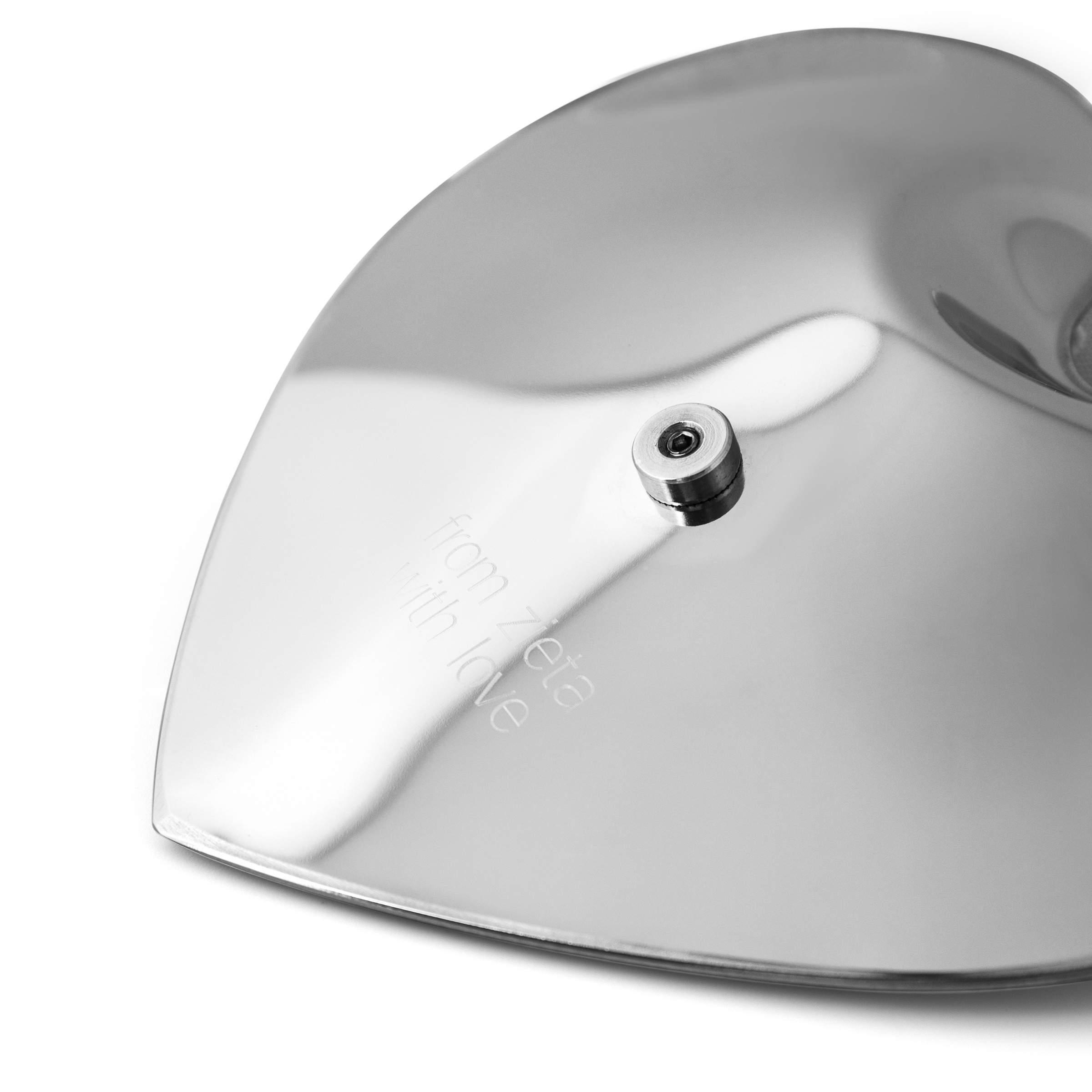 Zieta_Hot-Heart_inflated_inox_polished_Zieta_Collection_2