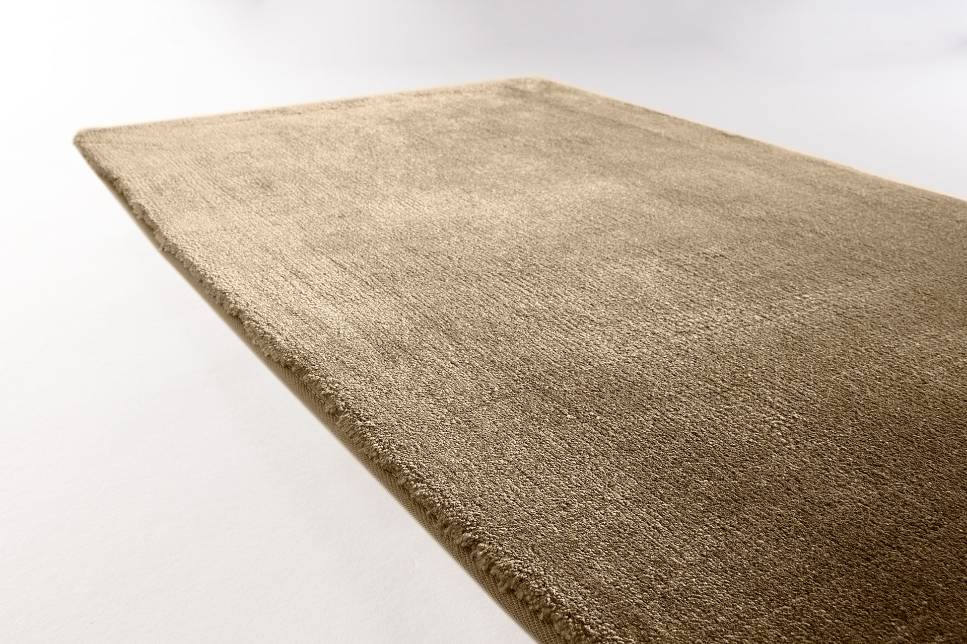 Side view_Club_Warm Sand