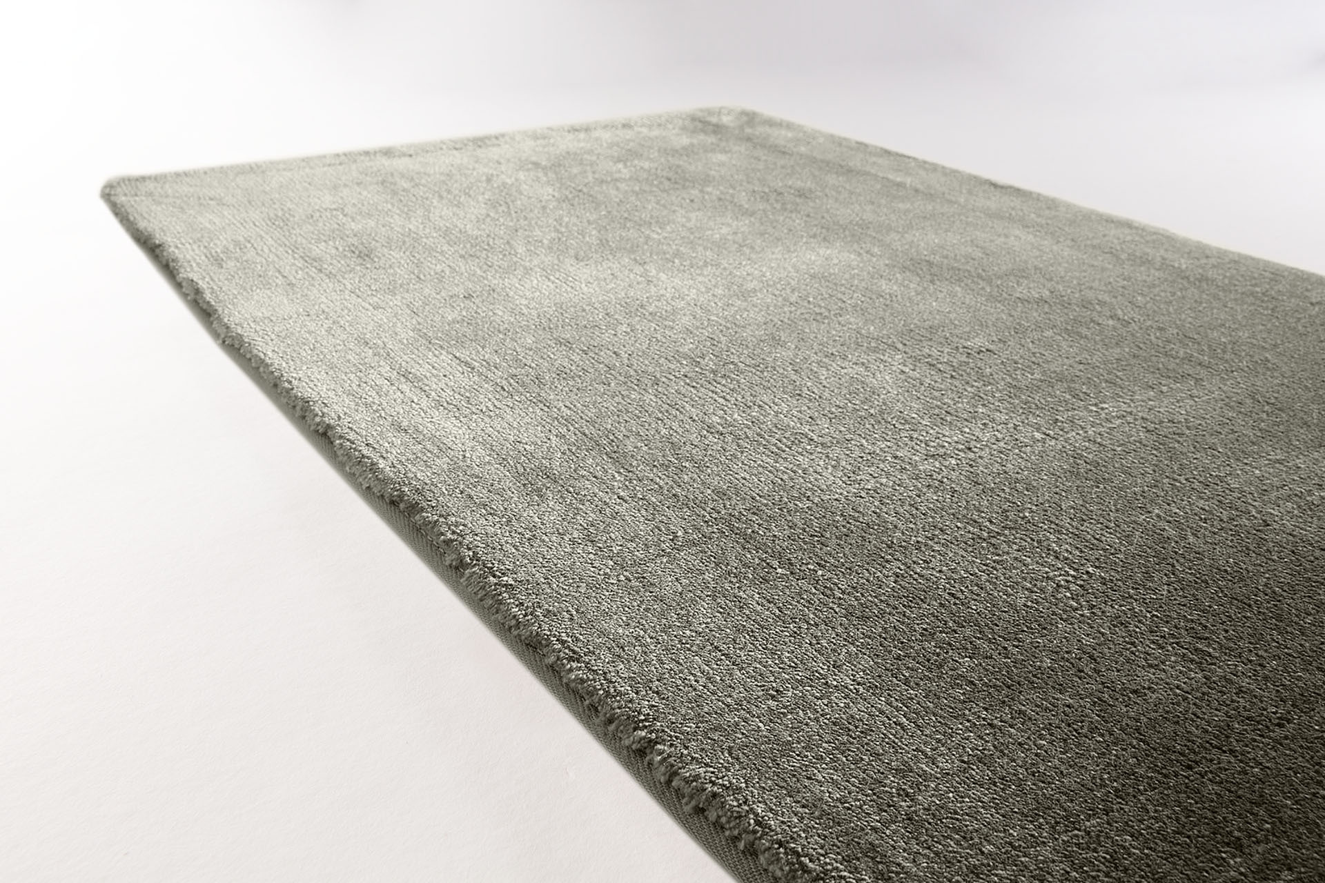 Side view_Club_Basil