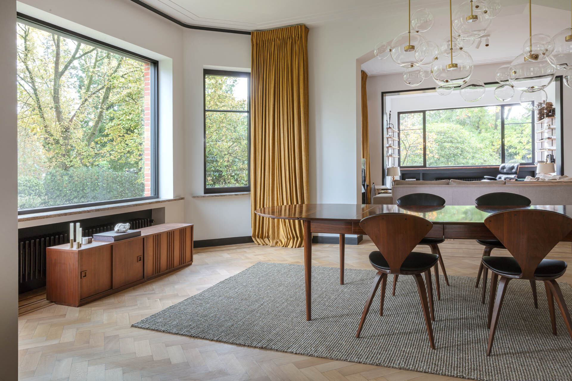 Kigali_KG39976_Graphite_Gold_MD_H