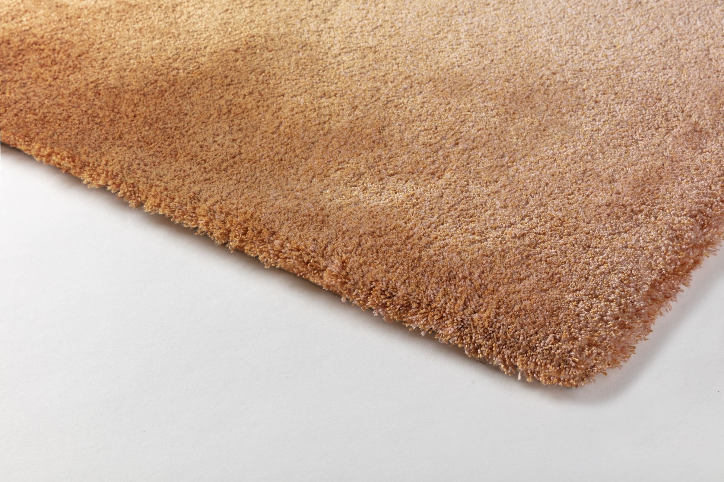 AstralChromatic_AR34759_GoldFlame_Corner_SV