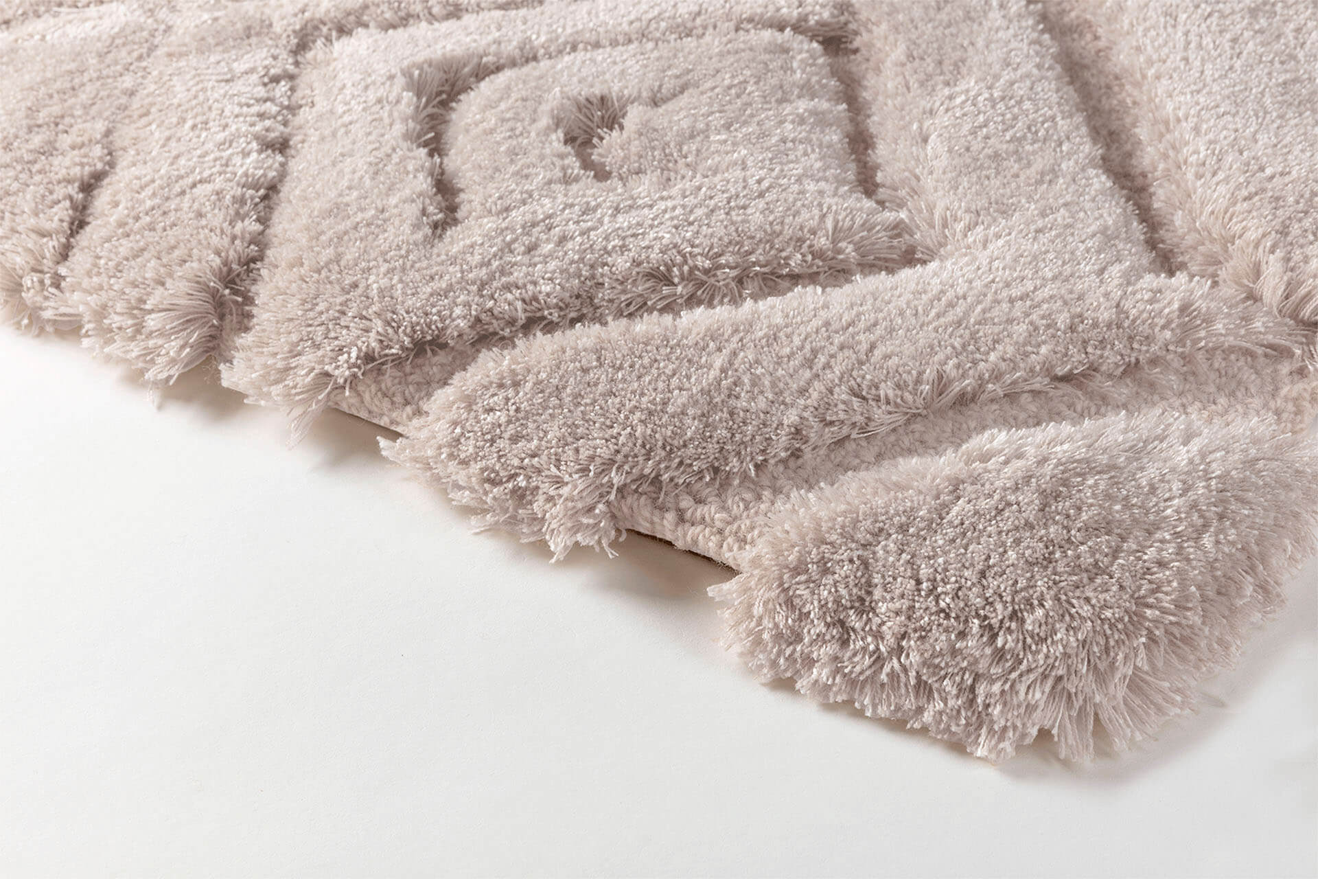 Cosmic_Gala_CM38066_Alabaster_Corner_SV