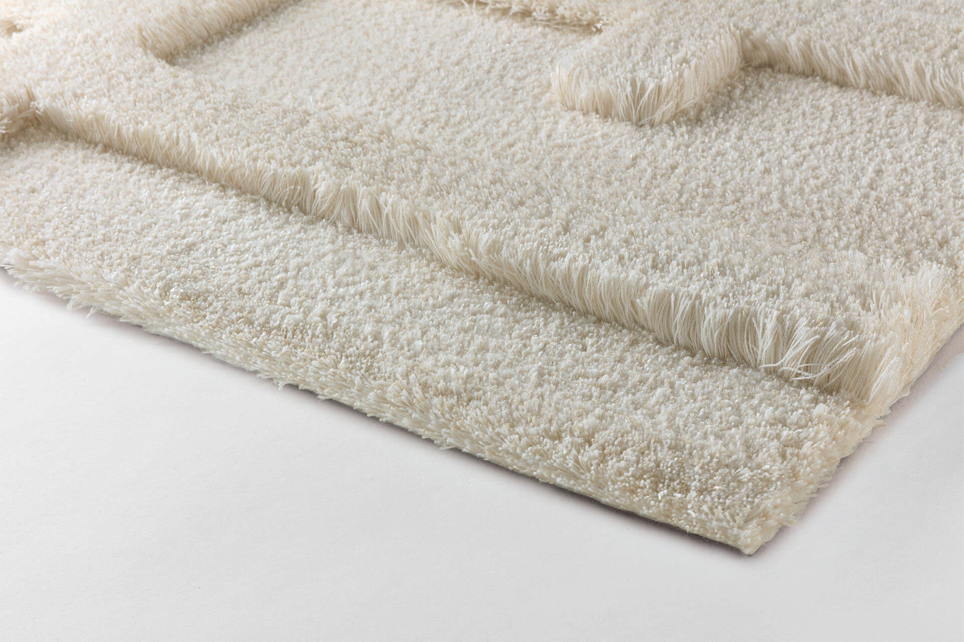 Cosmic_Grado_CM38052_Alabaster_Corner_SV