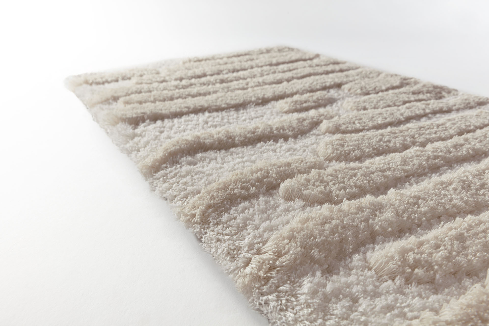 Side view_Cosmic Vista_Winter White