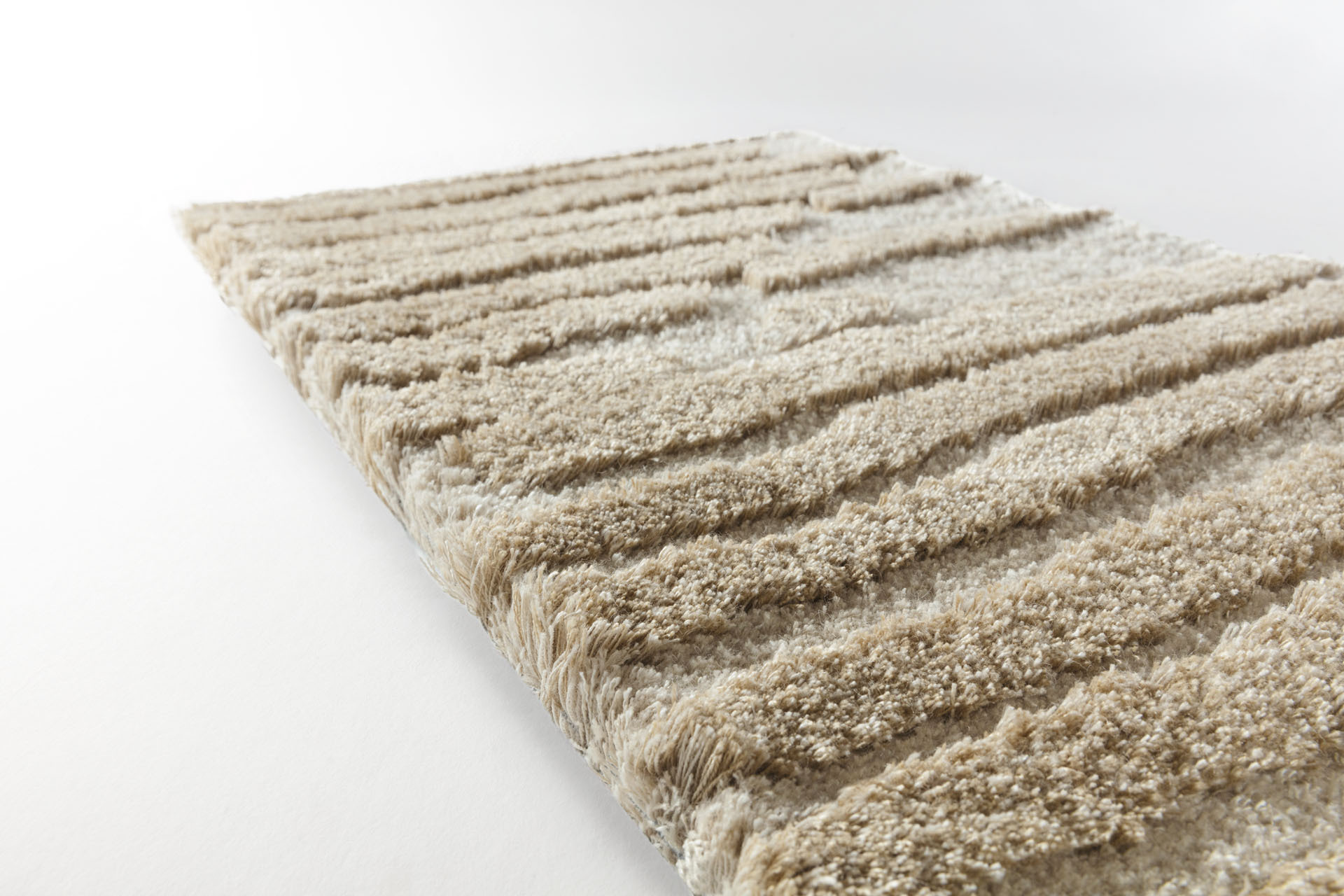 Side view_Cosmic Vista_White Pepper