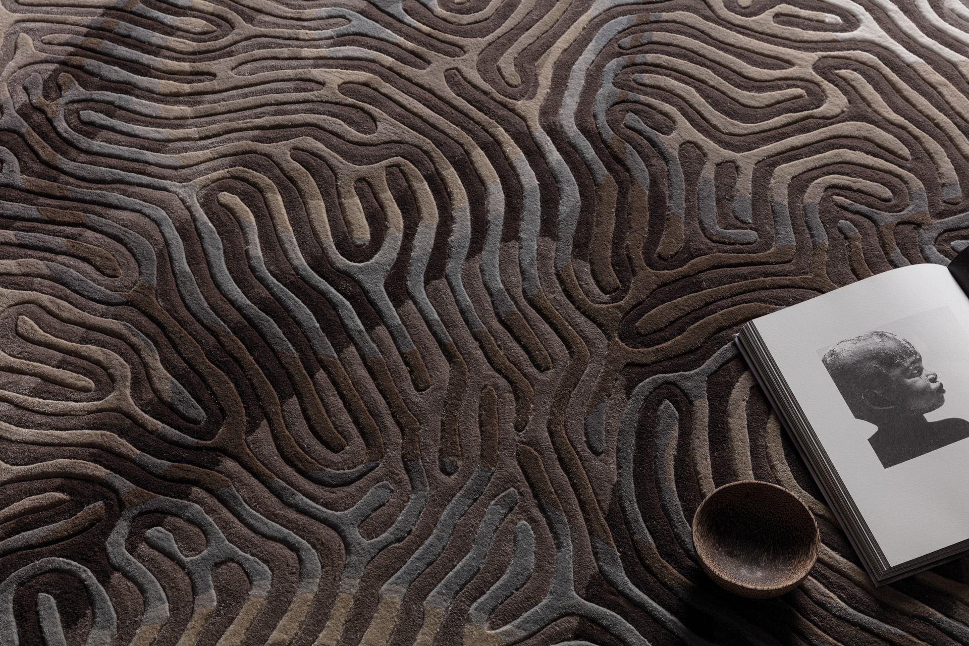 CloseUp_ParallelBrain_OysterTaupe