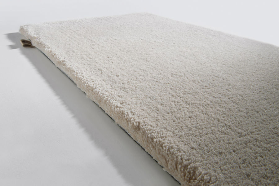 Side View_Queensilk_Ivory_1