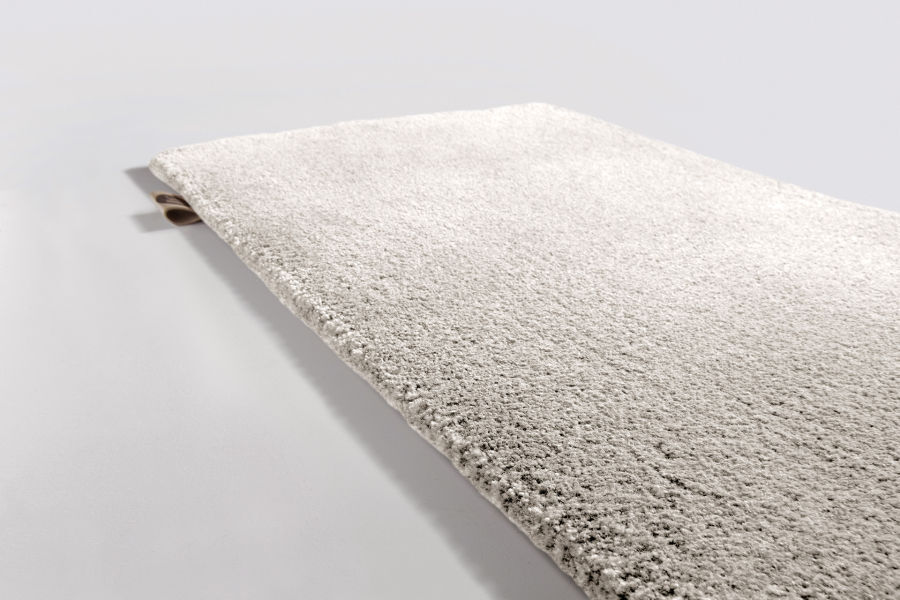 Side View_Queensilk_Tapioca_1