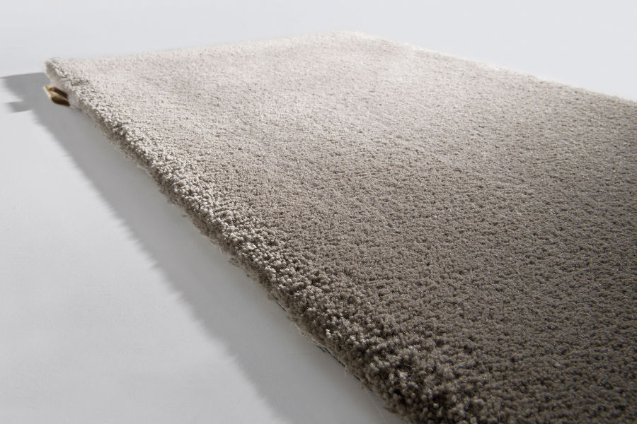 Side View_Queensilk_Taupe_1