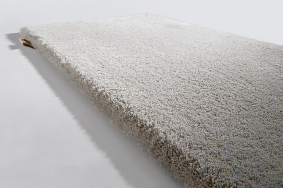 Side View_Queensilk-Moonbeam_1