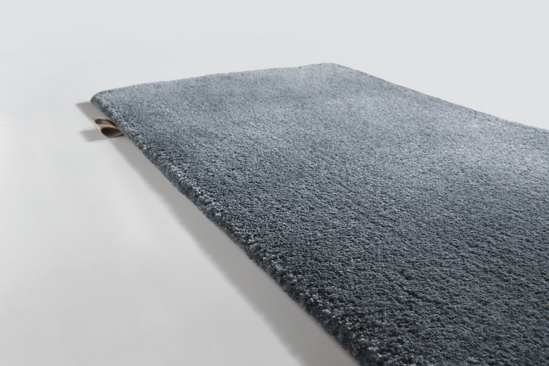 Side View_Queensilk_Zinc Blue