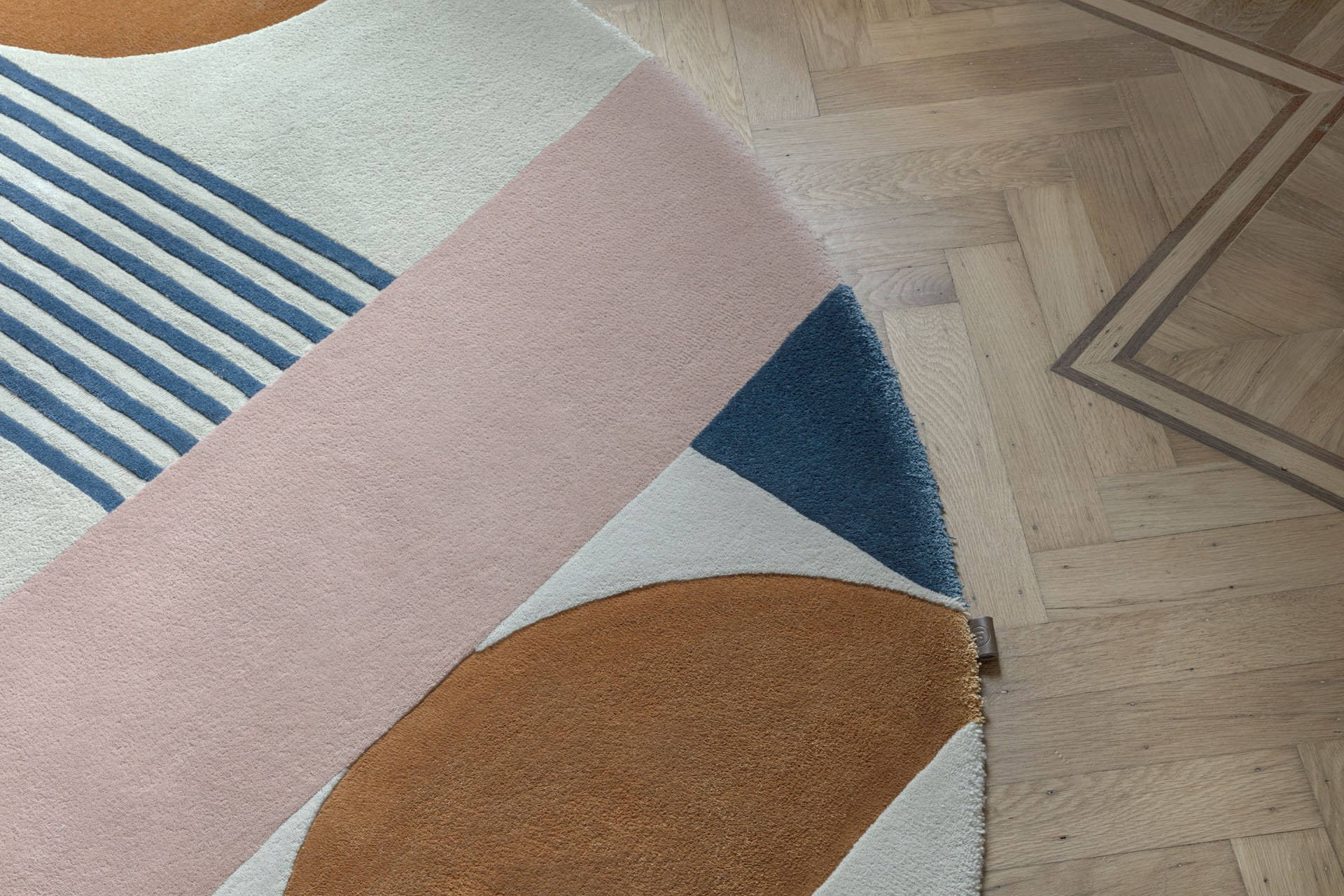 Retro_Chic_RCC14800_Coral_Circle_CU