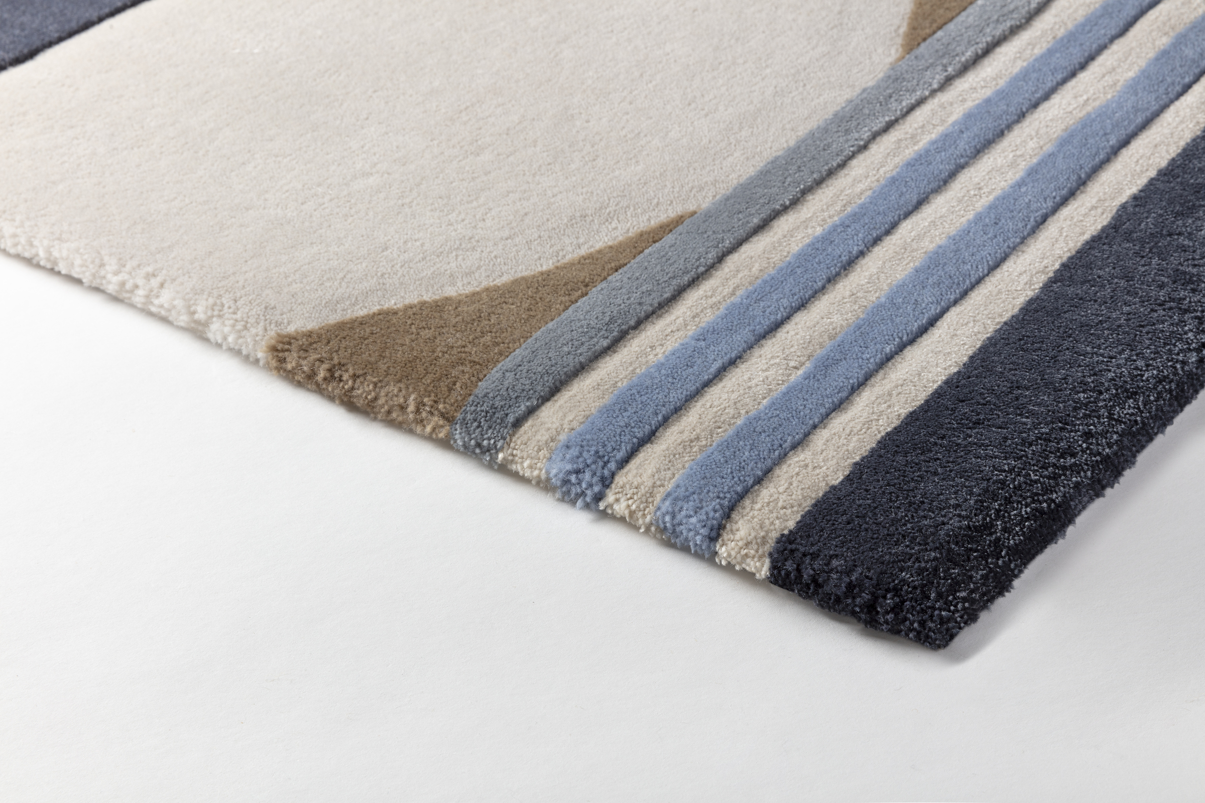 Retro_Chic_RC30804_Marine_Corner_SV