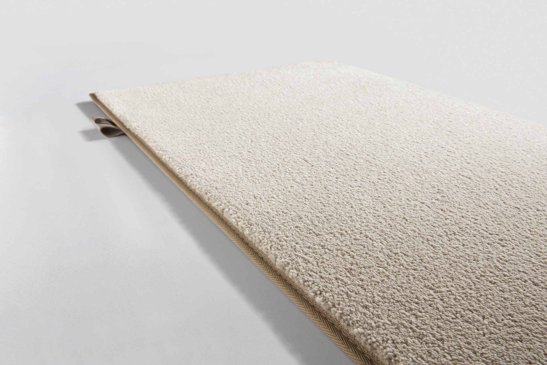 Side View_Space_Oyster