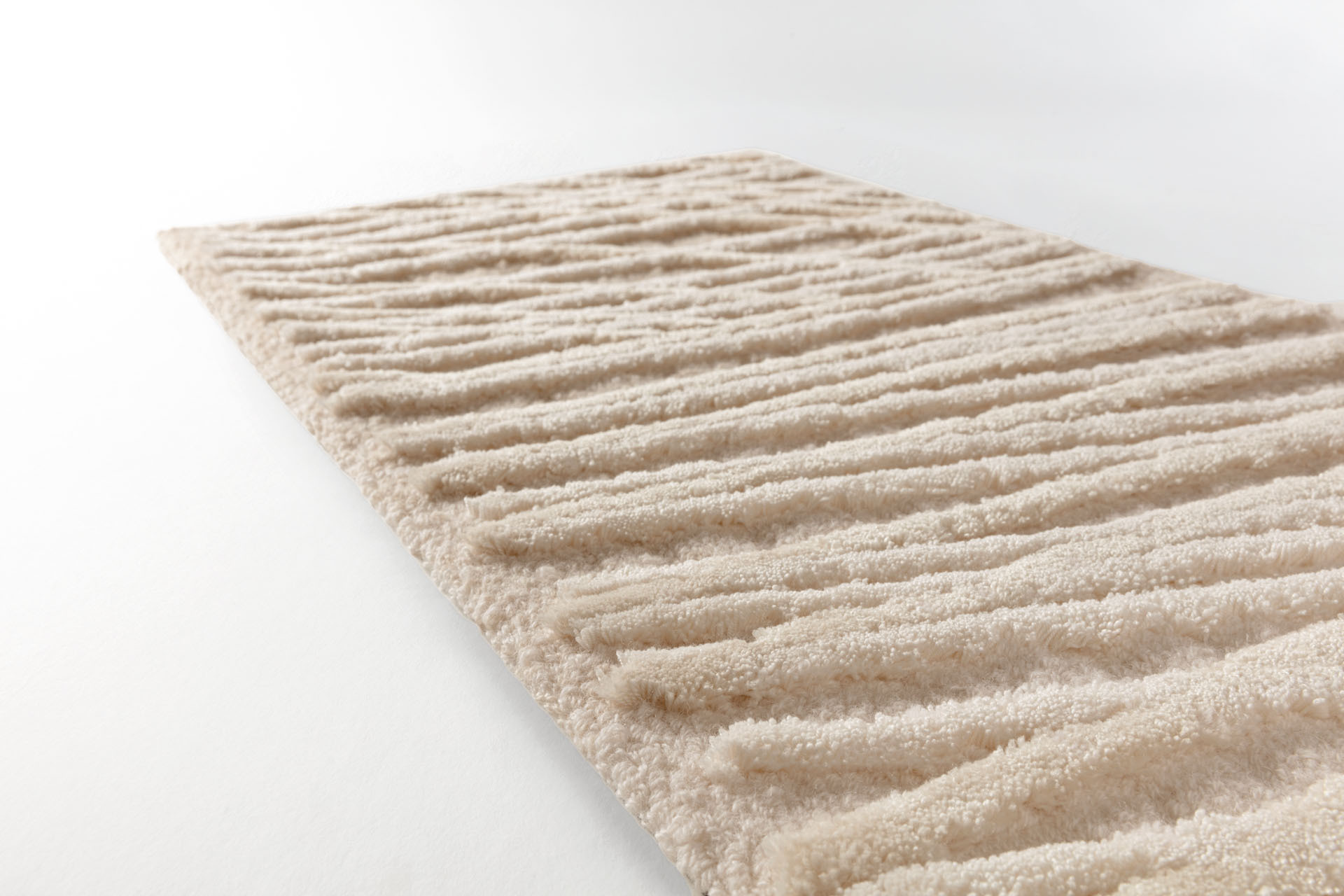 Side view_Spiro_Summer sand