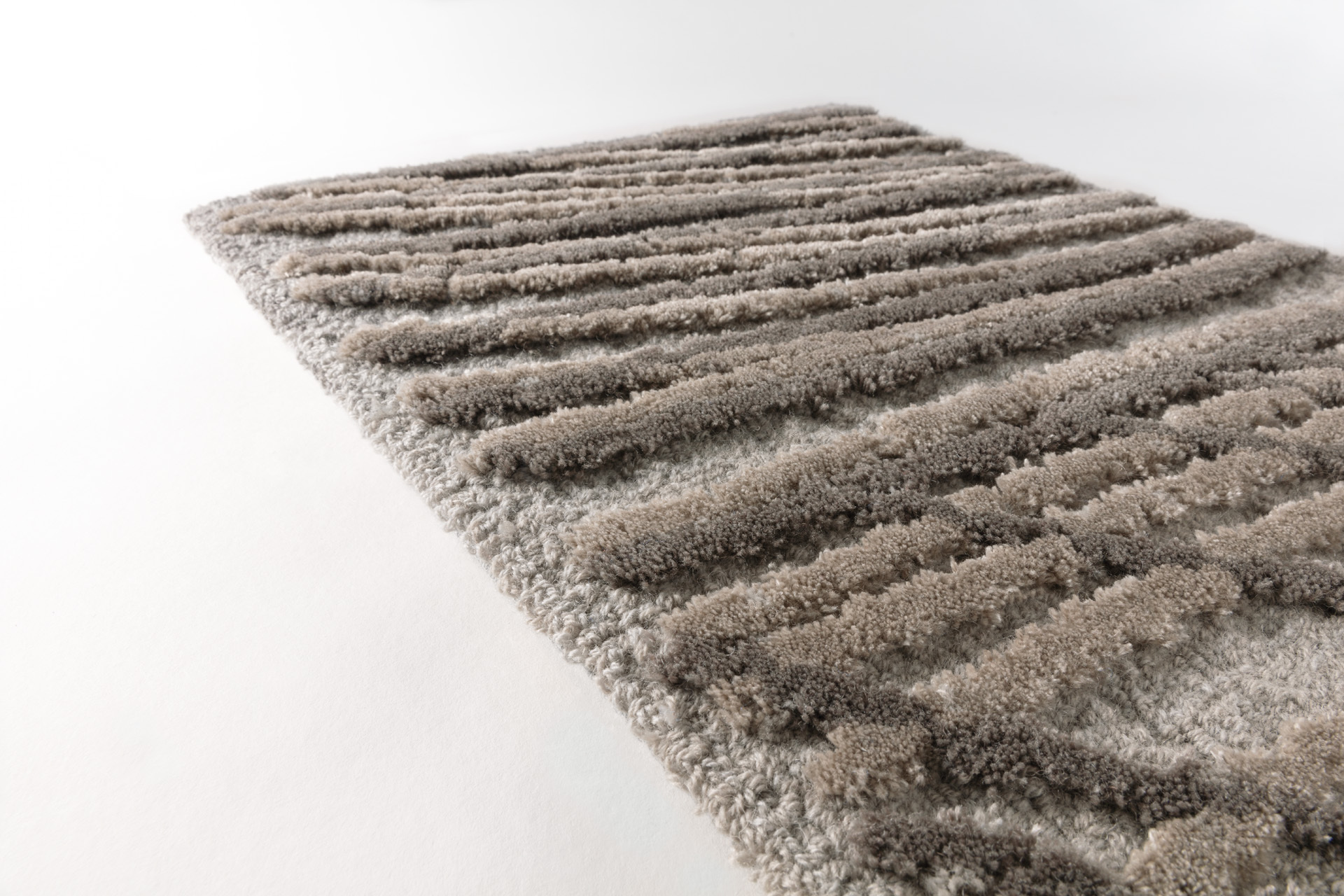 SideView_Spiro_TaupeStone