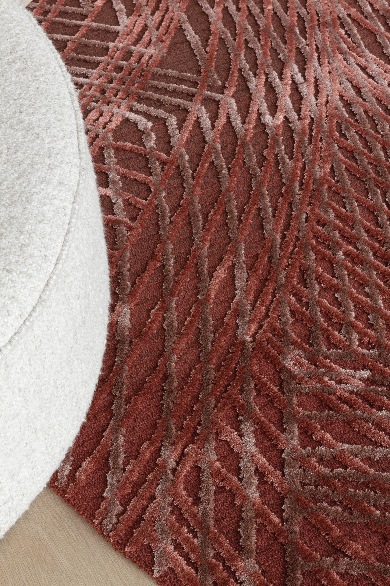 CloseUp_V_Spiro_AuburnBrown