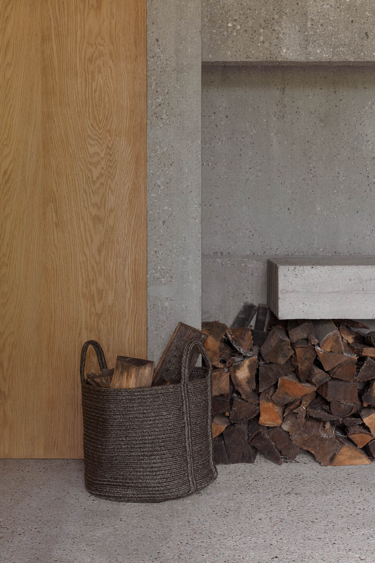 Tambora_Basket_TAB39064_Obsidian_40x40x35_MD_V