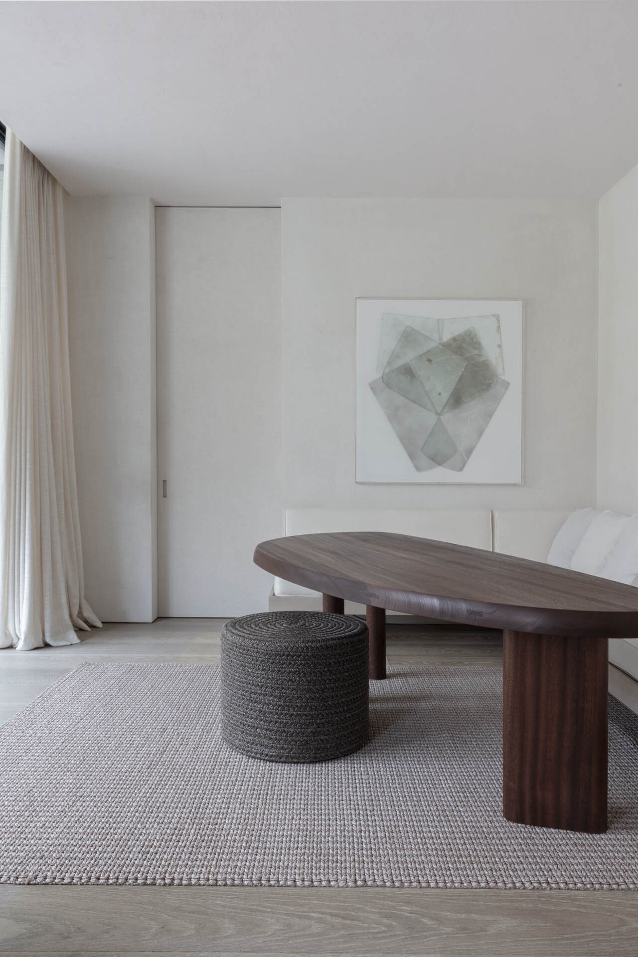 Tambora_Pouf_TAP39060_Obsidian_55x55x42_MD_V