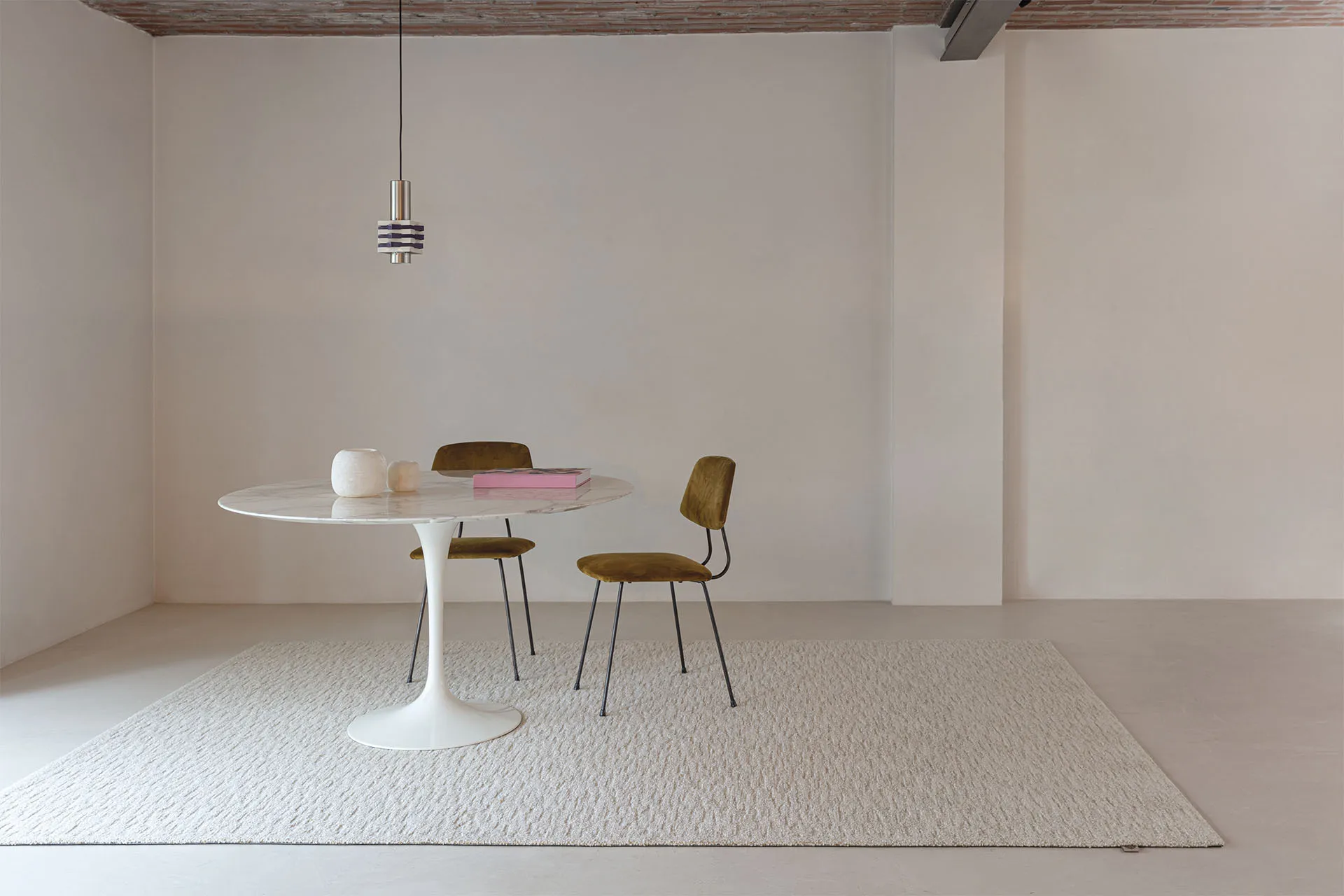 Tundra_TU12971_Coconut_Milk_MD