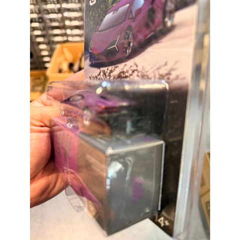 tw-11134207-820la-mrzc8cd372mdb2