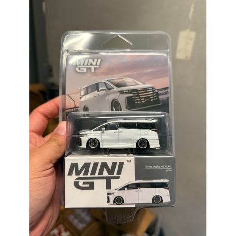 tw-11134207-820li-mrzr4w4ryebl3e
