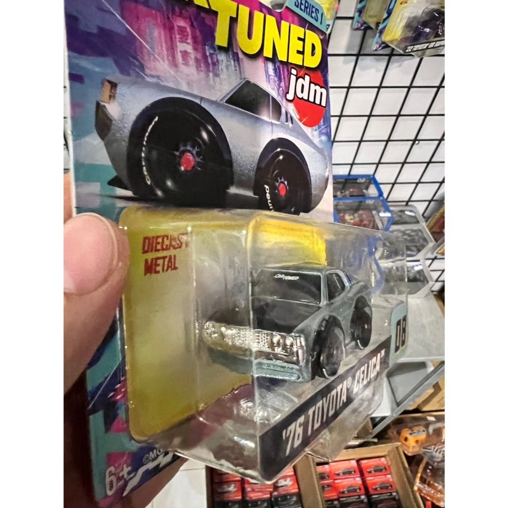 tw-11134207-81zth-mfuvf7r18b9m8e