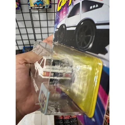 tw-11134207-81ztn-mfuvk0cl05ce18