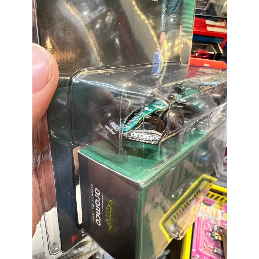 tw-11134207-81ztm-mhrmzrr4axhk21