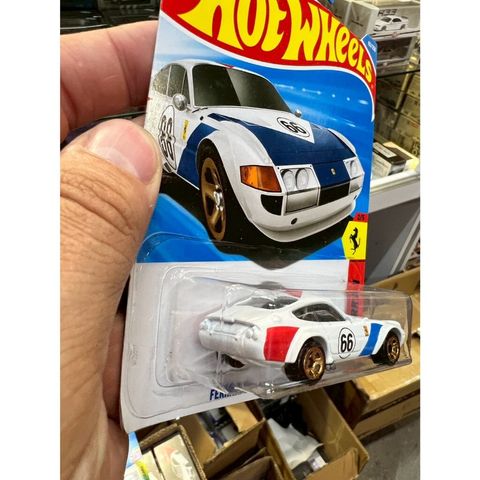 tw-11134207-81ztg-mikflh2e6gow1b