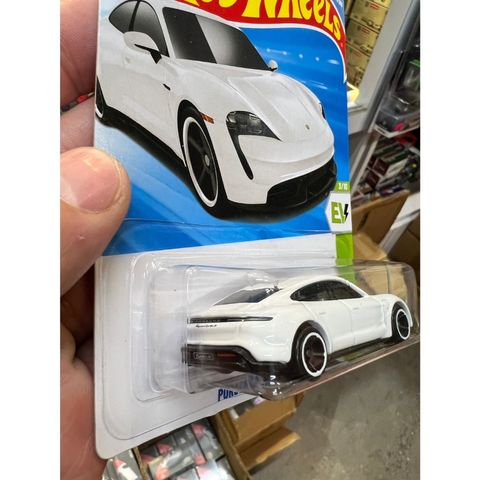 tw-11134207-81zto-mikidi7hg2yu9e