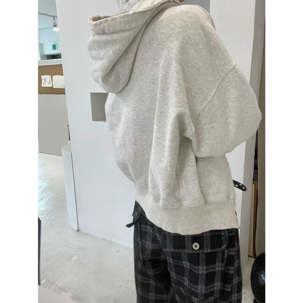 tw-11134207-81ztm-mf74n726uk992e