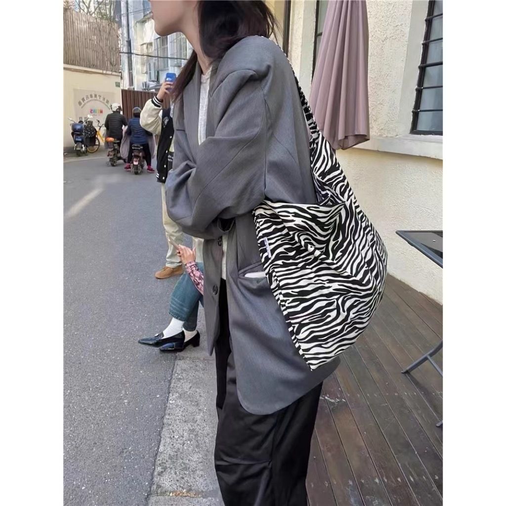 tw-11134207-7r98t-ltf0nqk438uzcc