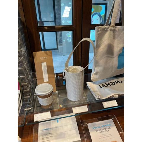 tw-11134207-7r990-loe0fkiozny253