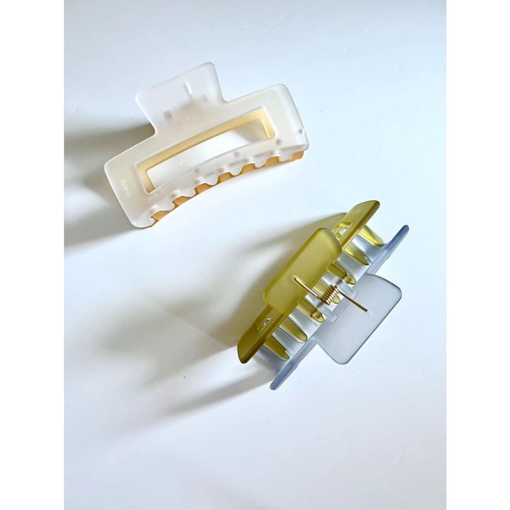 tw-11134207-23020-kqxeyi7sg1nv57